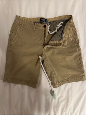Abercrombie & Fitch Men's Tan Flat-Front Chino Shorts